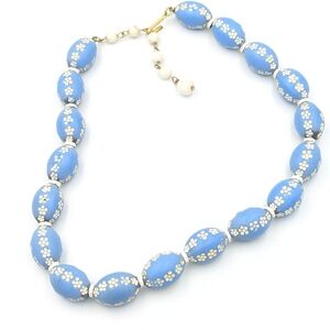 Vintage beautiful periwinkle blue and white floral beaded necklace
